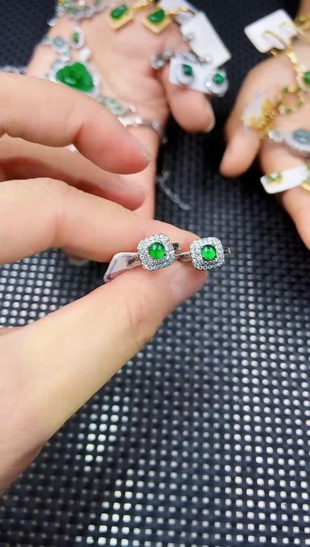 翡翠未镶嵌耳饰1111111111