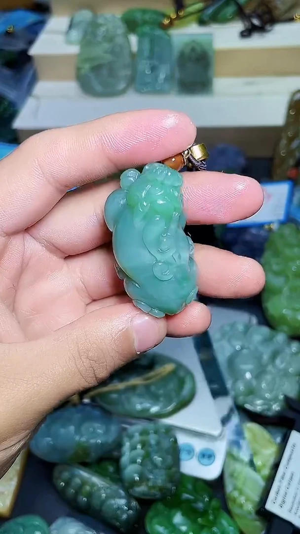 颈饰未镶嵌和田玉1