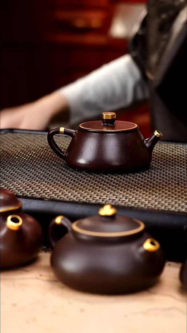 茶壶紫砂四号井茄皮紫泥描金平盖石瓢120cc