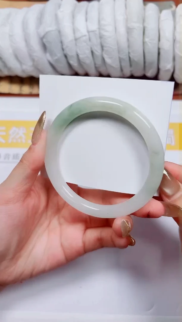 【闪购商品】石英质玉手镯未镶嵌K72-62