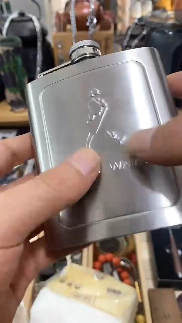瓷片闪购商品  如图所示