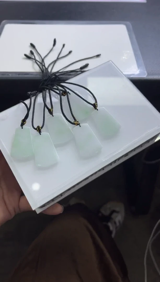 颈饰未镶嵌翡翠Q145/多样性发一件/配绳子