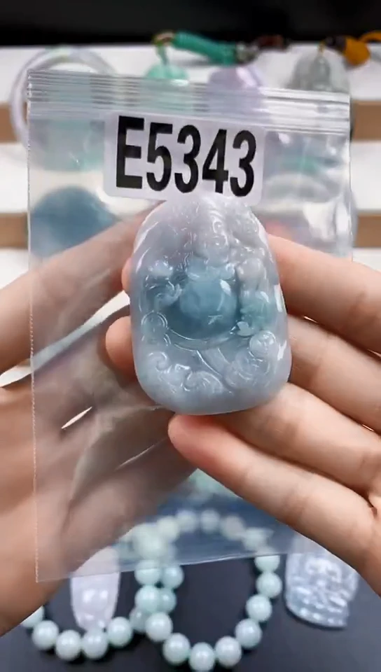 颈饰未镶嵌翡翠天然翡翠吊坠挂件