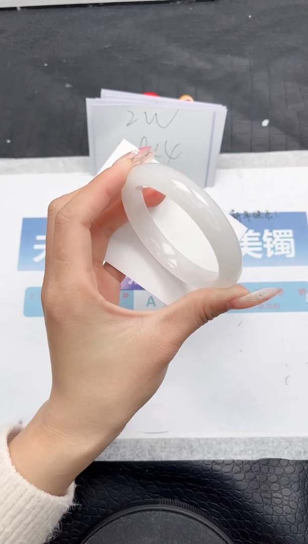 【闪购商品】石英质玉手镯未镶嵌Q138-58.5