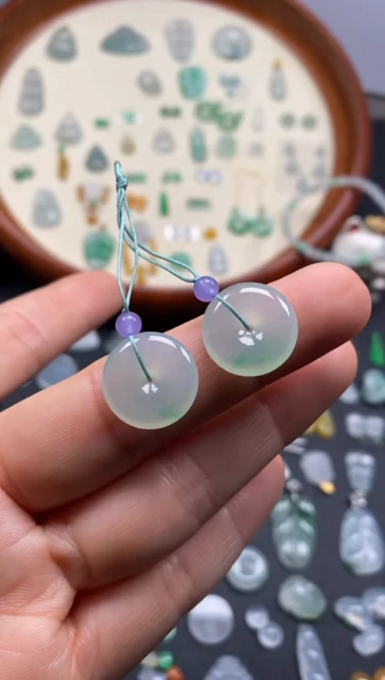 翡翠未镶嵌颈饰冰飘緑扣子1对/芬