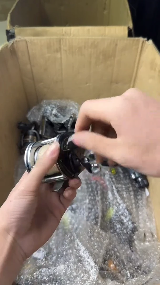 用****7微瑕钓鱼轮，直播间讲解为准，看清楚再拍，如有拆卸不退换