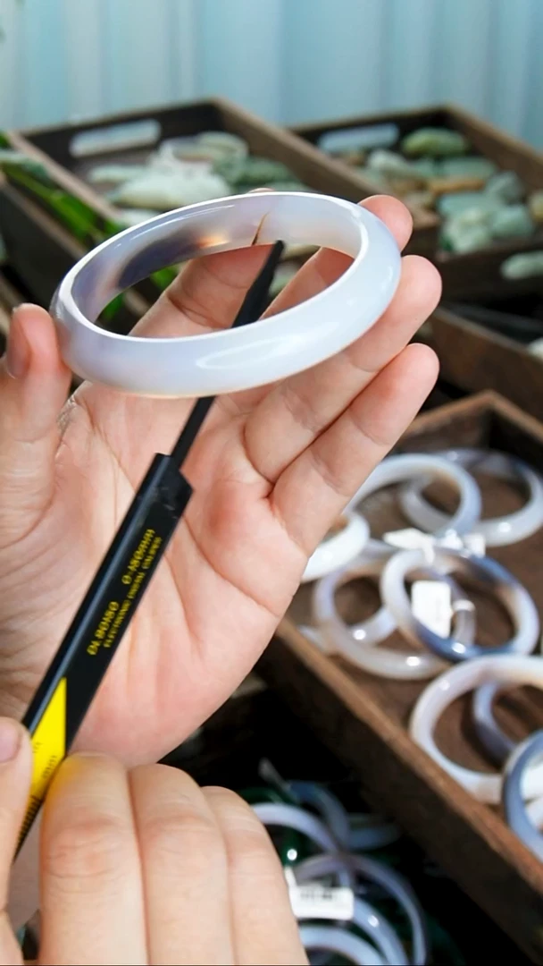 玛瑙/玉髓镯子未镶嵌004  59圈口