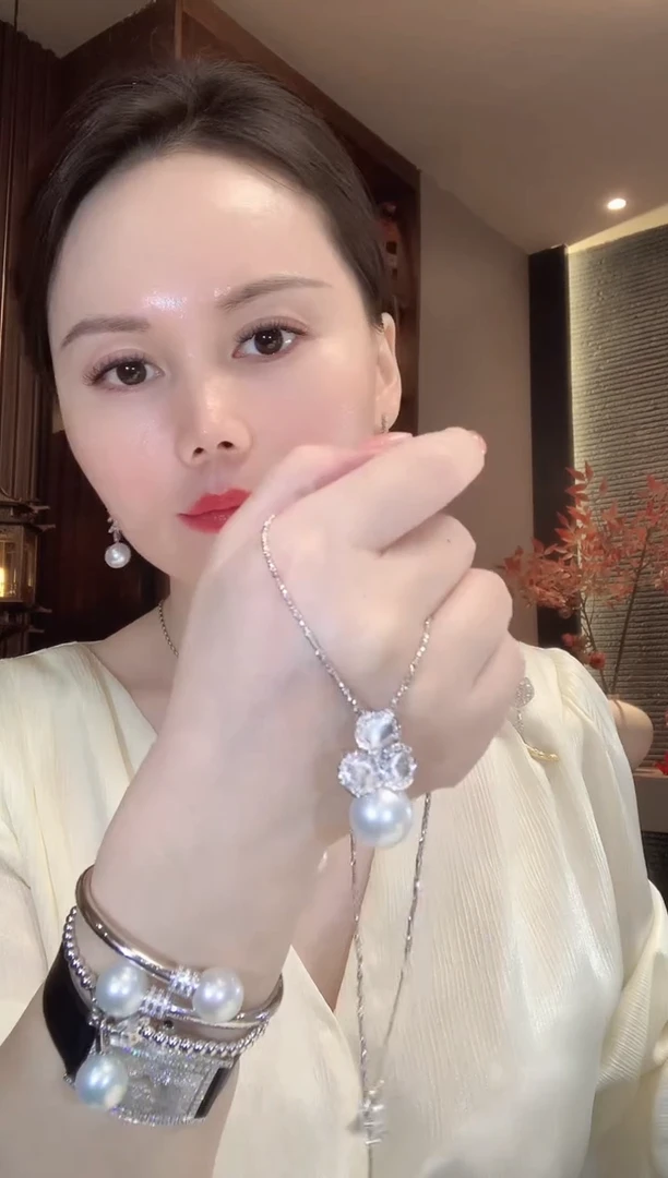 18K金镶嵌吊坠(不含链)海水珍珠C73
