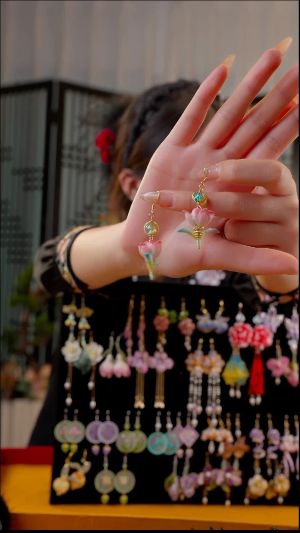 刺绣R**e非遗苏绣绒花手工饰品