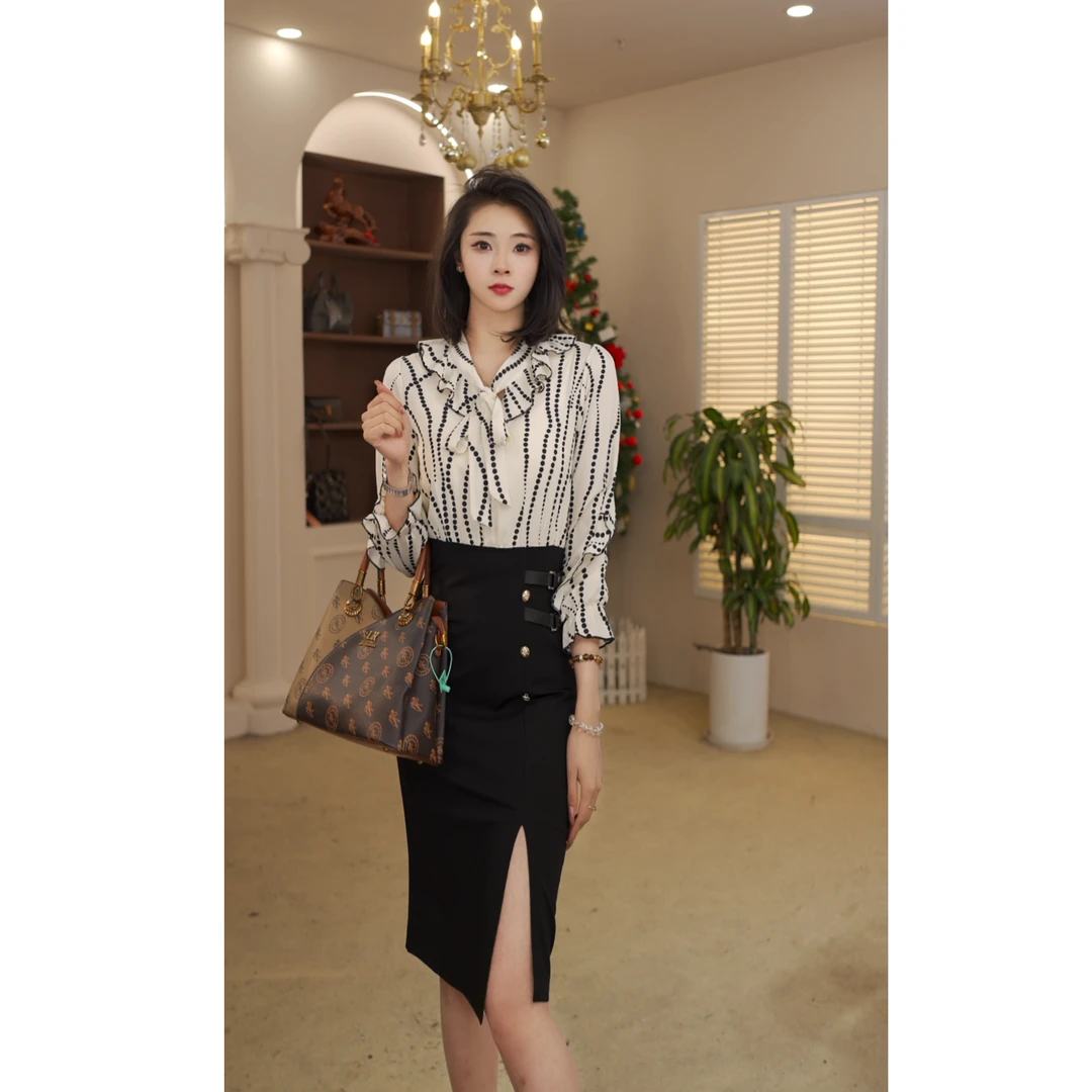 早春新款线条波点荷叶领显瘦时尚穿搭拼接假两件女装连衣裙9930#