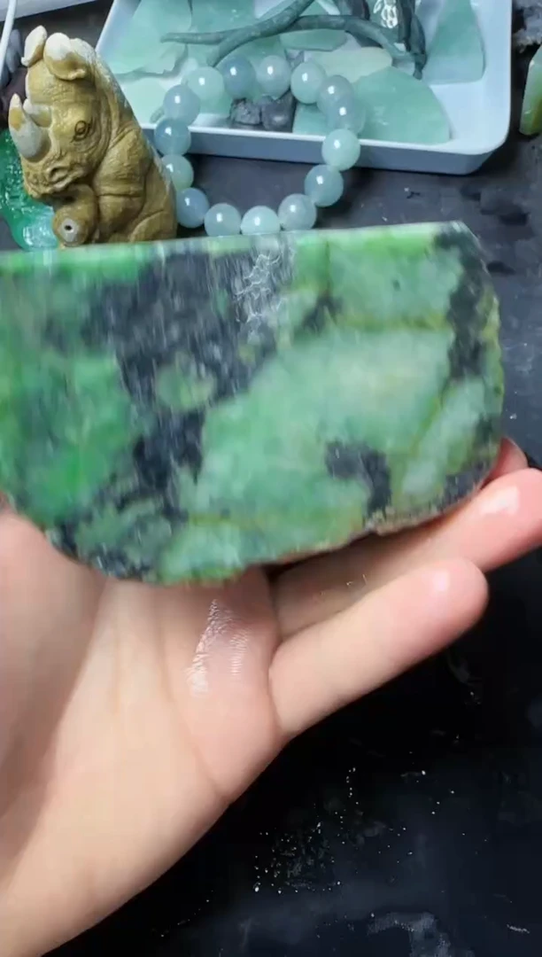 【闪购商品】翡翠挂件未镶嵌024翡翠