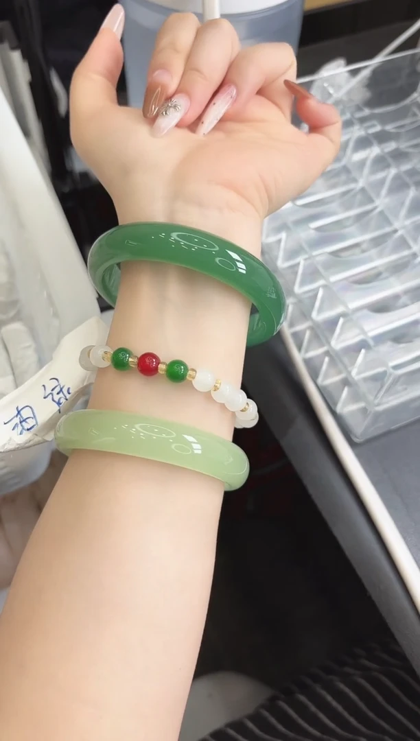 未镶嵌手镯石英质玉A93/60.6