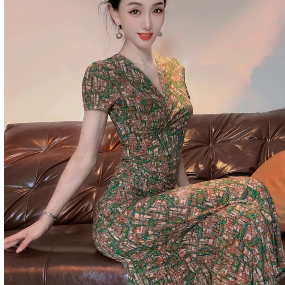夏意凉凉绿色乱花修身鱼尾大摆长款连衣裙