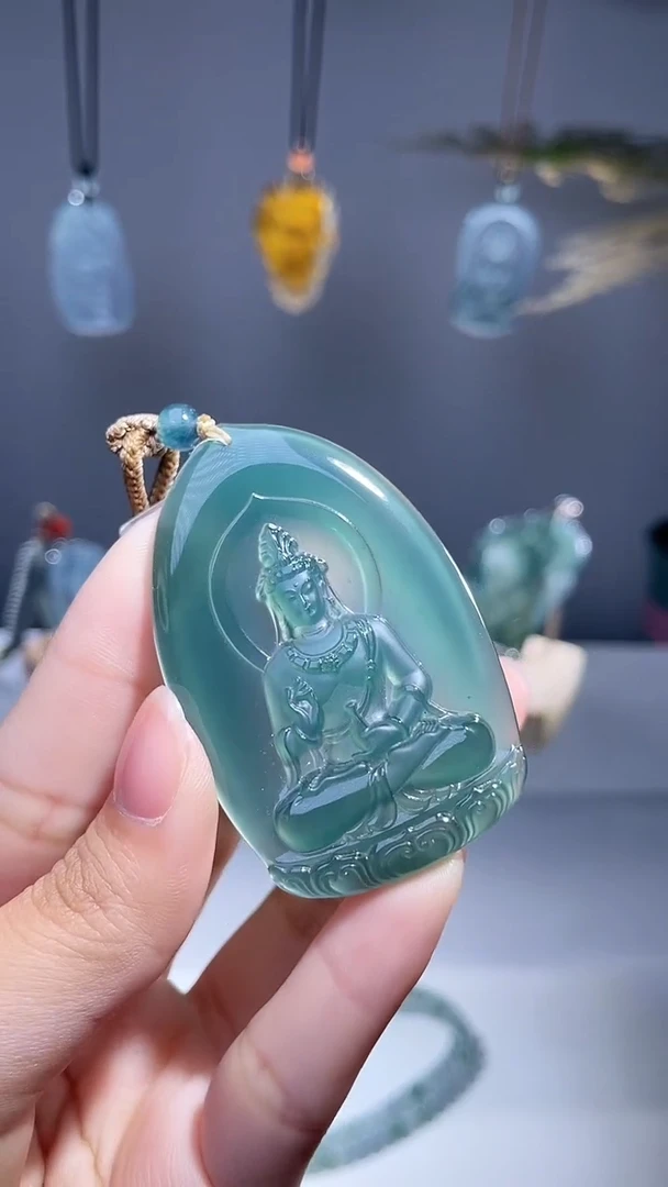 颈饰未镶嵌翡翠观音