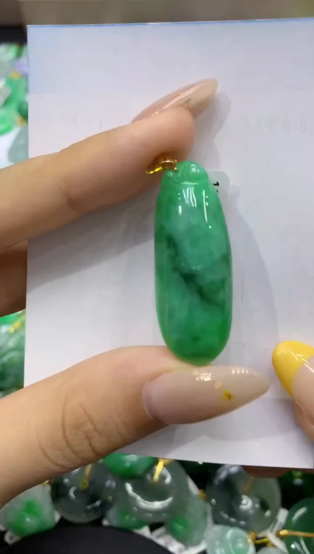 颈饰18K金镶嵌翡翠天然缅甸翡翠A货
