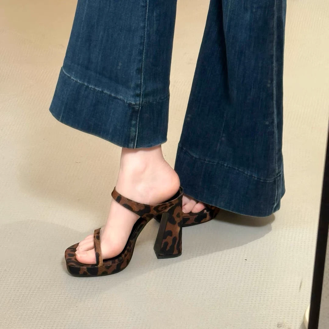 9CM超高跟防水台粗跟厚底网红百搭法式一字带凉鞋气质绝美凉拖鞋