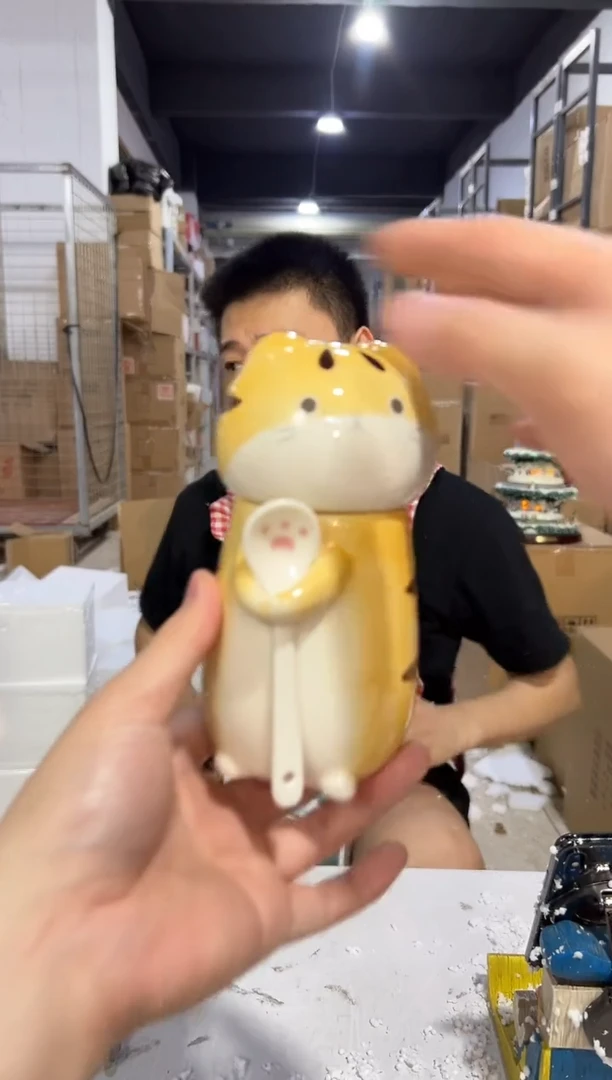 瓷片原盒黄色猫猫抱勺杯微瑕