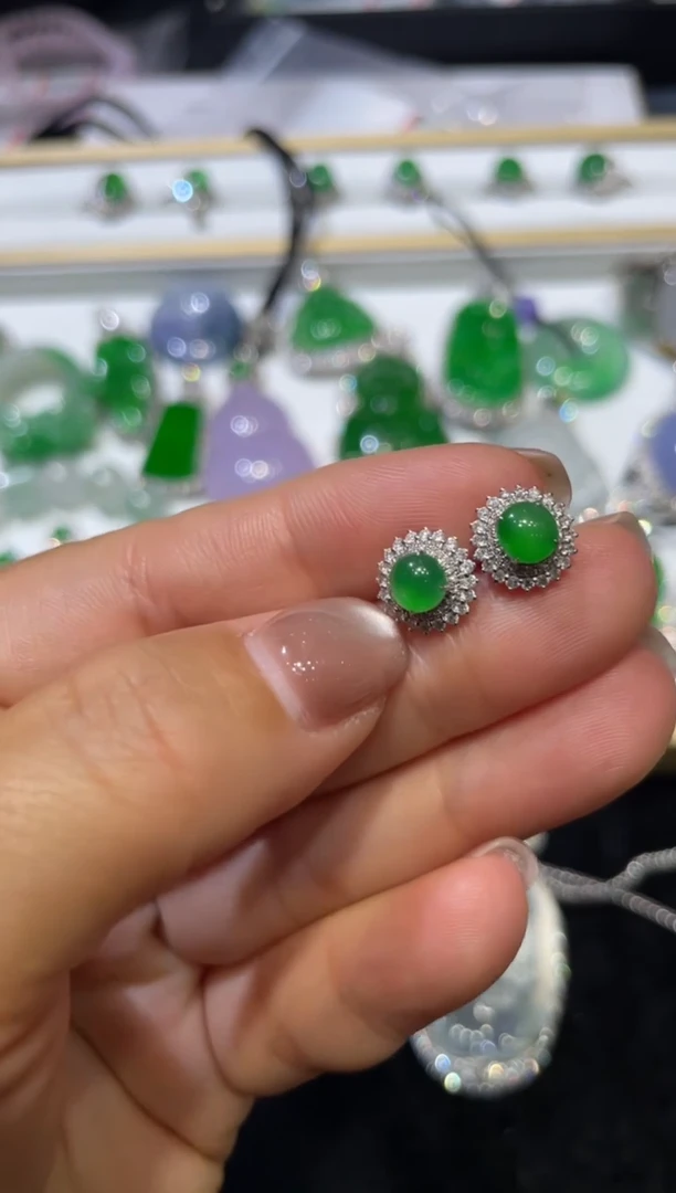 【闪购商品】翡翠耳饰18K金镶嵌翡翠
