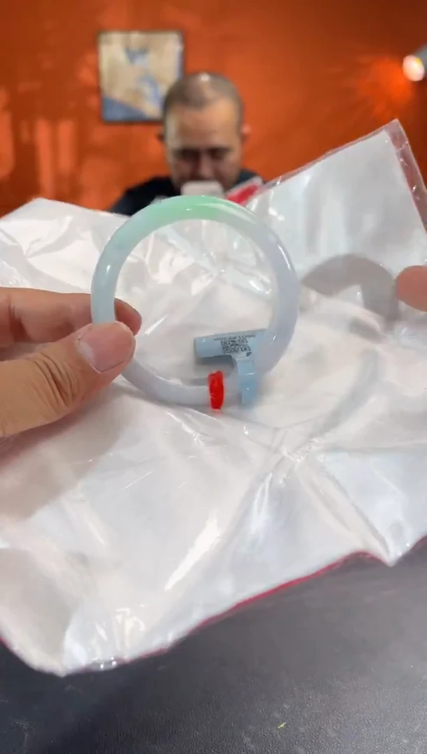 未镶嵌手镯翡翠3