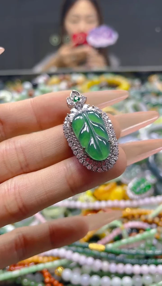 颈饰未镶嵌翡翠/R/翡翠A货，一件也是批发价