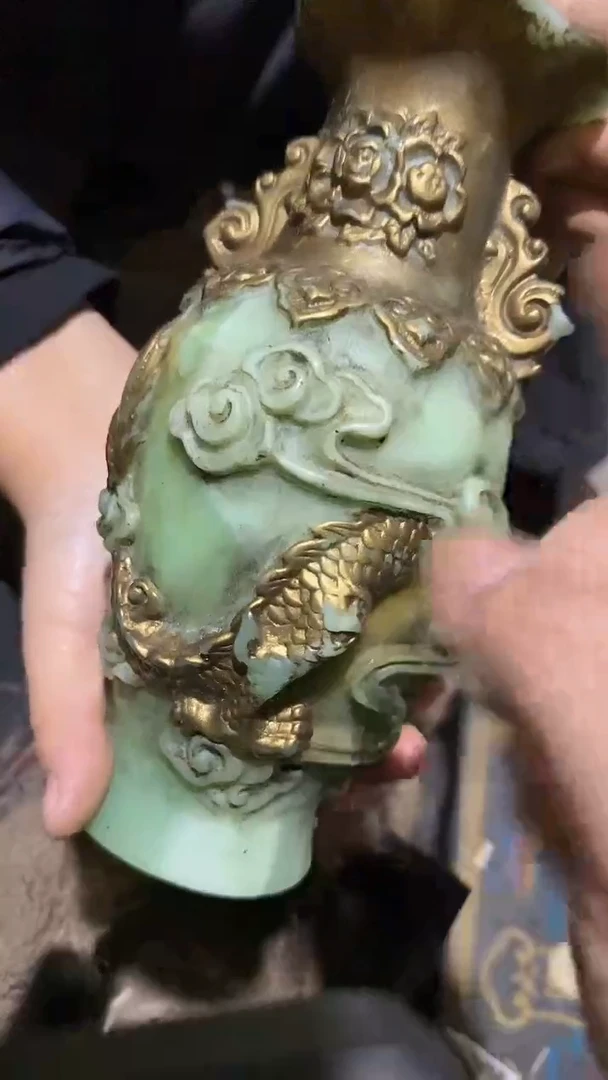 木     王绿瓶子