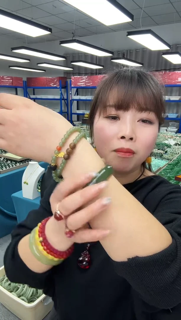 未镶嵌手链和田玉手串