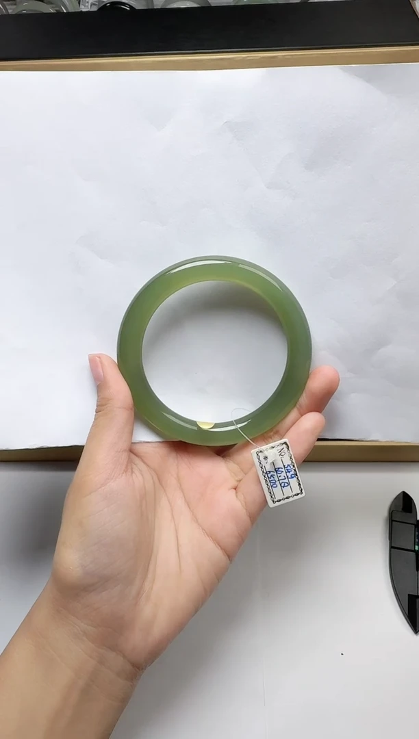 【闪购商品】和田玉手镯未镶嵌60/61圈口YY