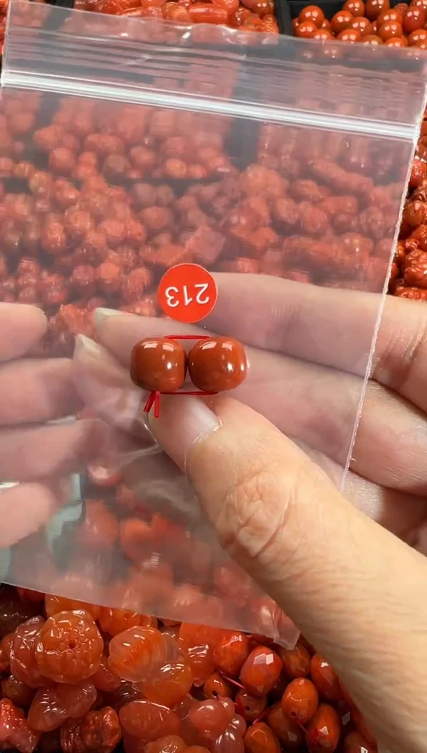 颈饰未镶嵌南红玛瑙1