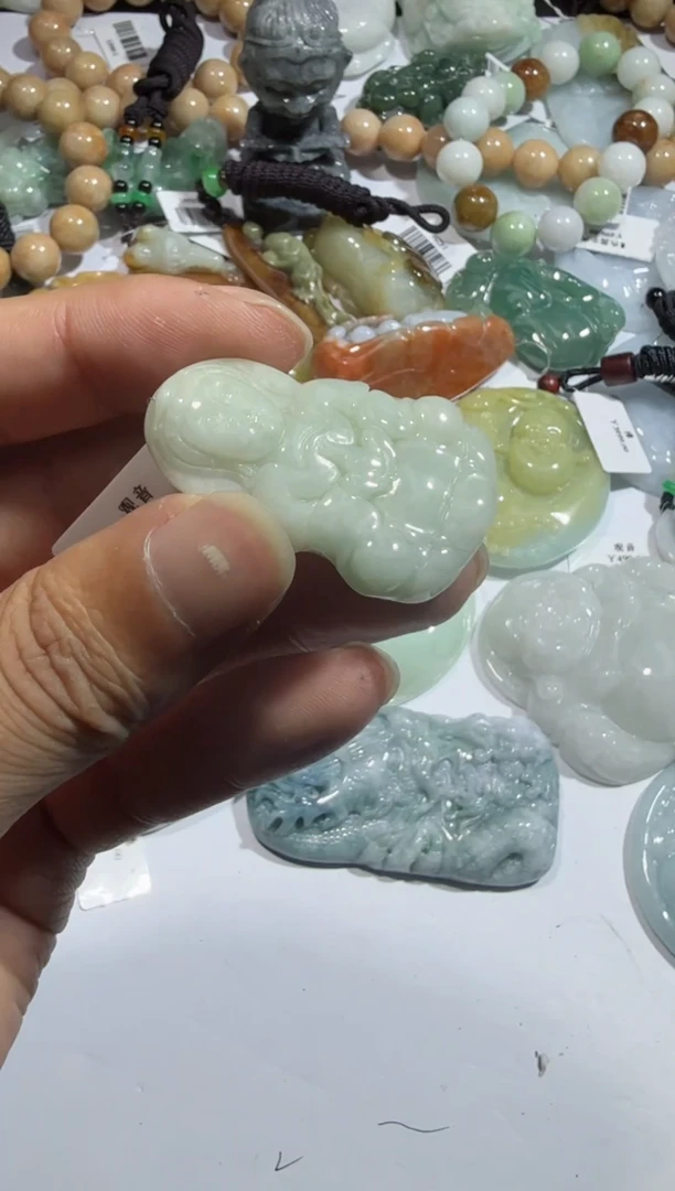 【闪购商品】翡翠颈饰未镶嵌000033406