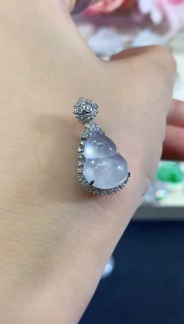 吊坠(不含链)18K金镶嵌翡翠B56