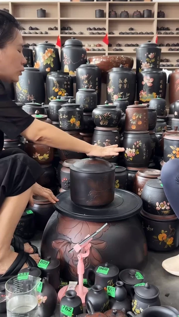 罐瑕疵茶叶罐  鼓盖小五饼 荷花 537