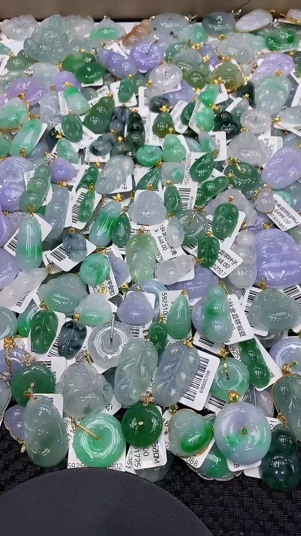 颈饰未镶嵌翡翠 一物一证，9米证书费