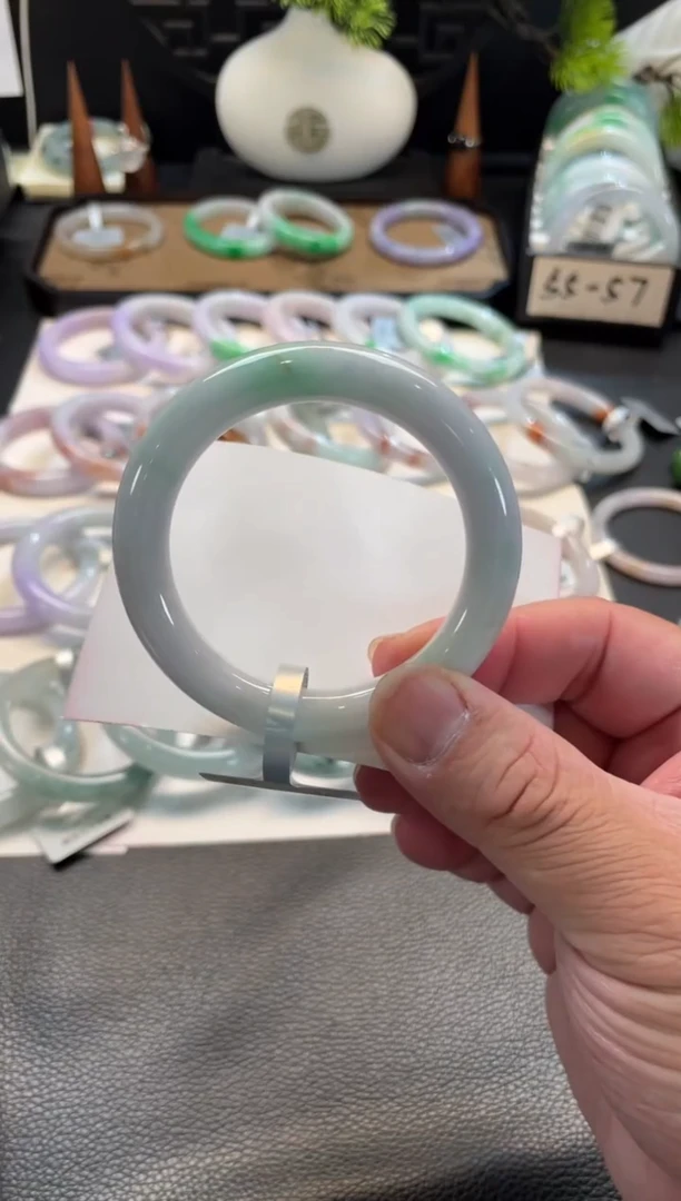 未镶嵌手镯翡翠88号链接 有纹裂 53.5圆条