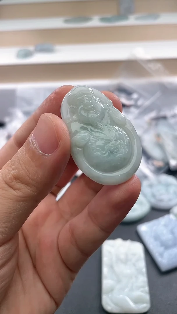 翡翠未镶嵌颈饰..../6/2/ 220