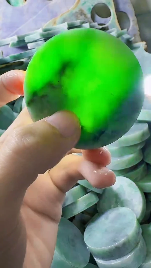 翡翠裸石缅甸翡翠A货文8428