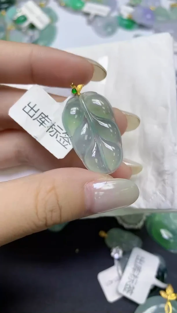 颈饰未镶嵌翡翠天然缅甸翡翠A货多样性发一件