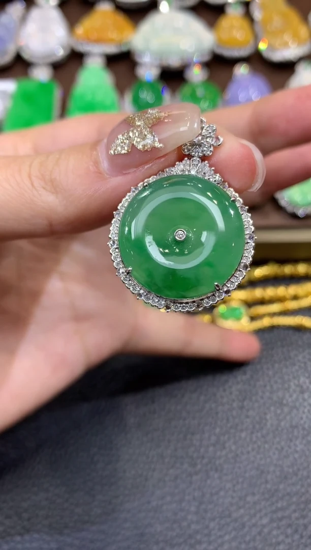 吊坠(不含链)18K金镶嵌翡翠C2