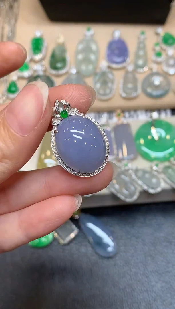 颈饰18K金镶嵌翡翠蛋面【无服务费