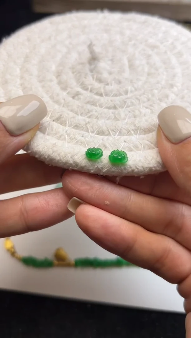 未镶嵌定制翡翠2500+250绿莲花一对-wxq176