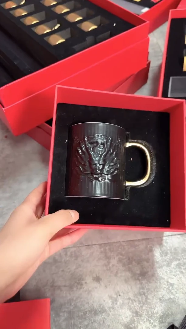 111111111111黑色大龙杯包装微瑕