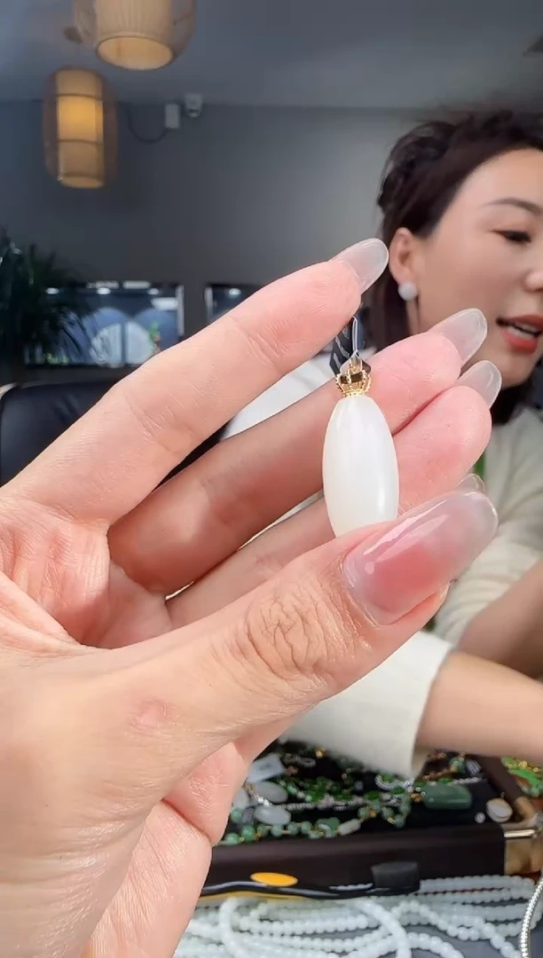 吊坠(不含链)18K金镶嵌和田玉1