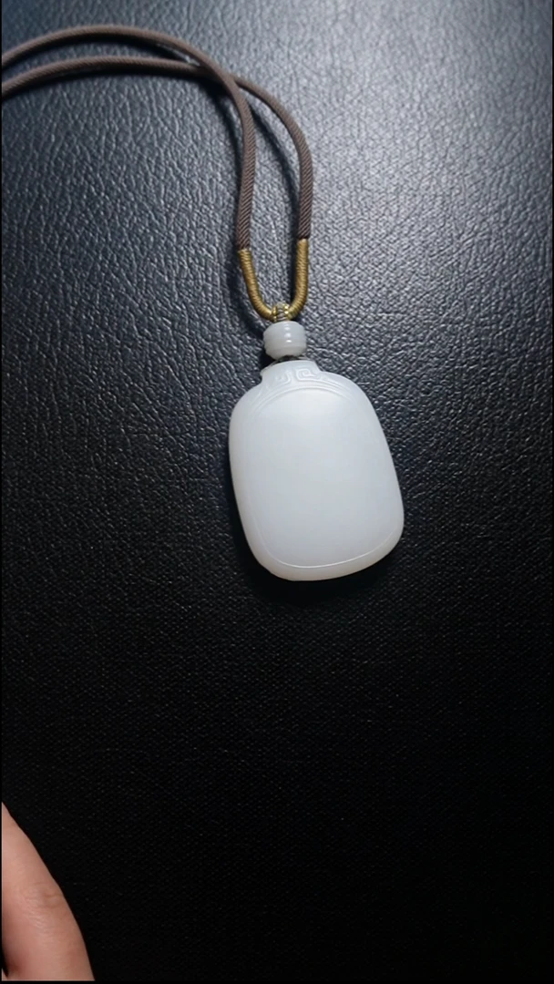 颈饰未镶嵌和田玉无事牌