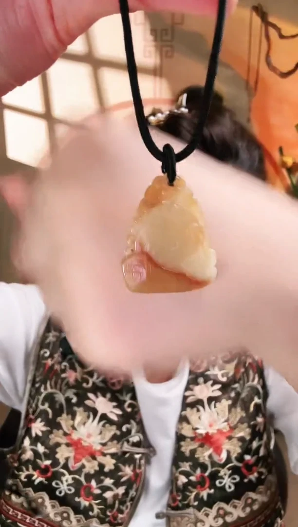 颈饰未镶嵌翡翠吊坠