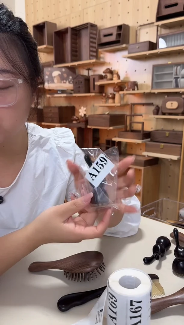 木仙**仙159紫光檀小兔羊角眼霜按摩棒