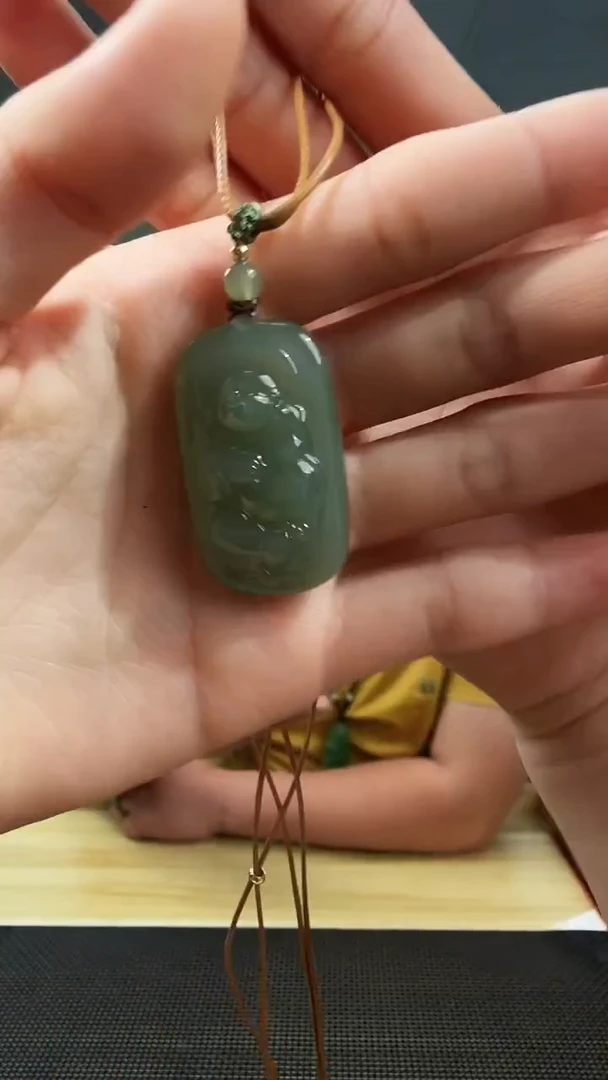 颈饰未镶嵌和田玉和田玉吊坠 多样性发一