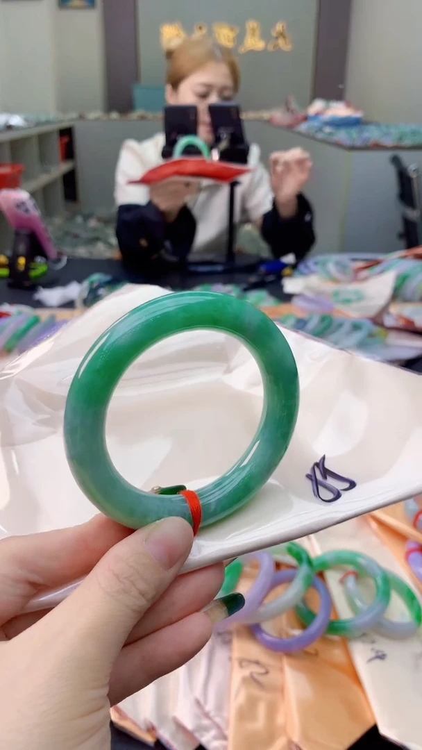 未镶嵌手镯翡翠1070591912