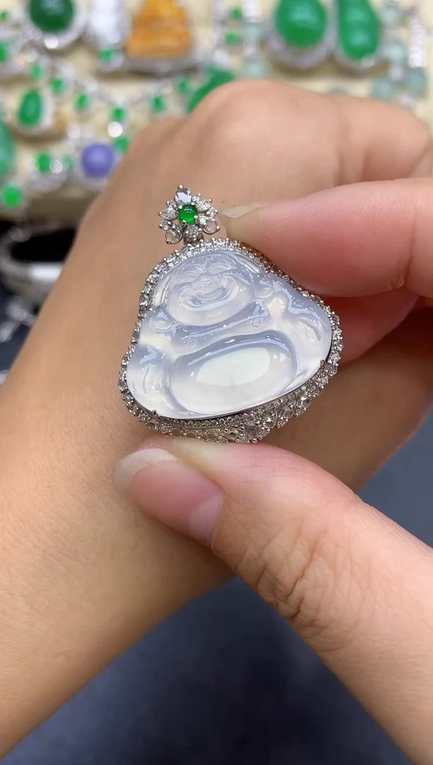 颈饰18K金镶嵌翡翠450-中国好珍宝