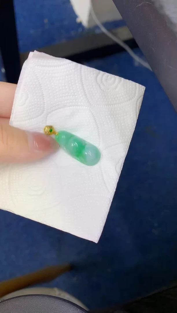 颈饰未镶嵌翡翠缅甸天然翡翠a货