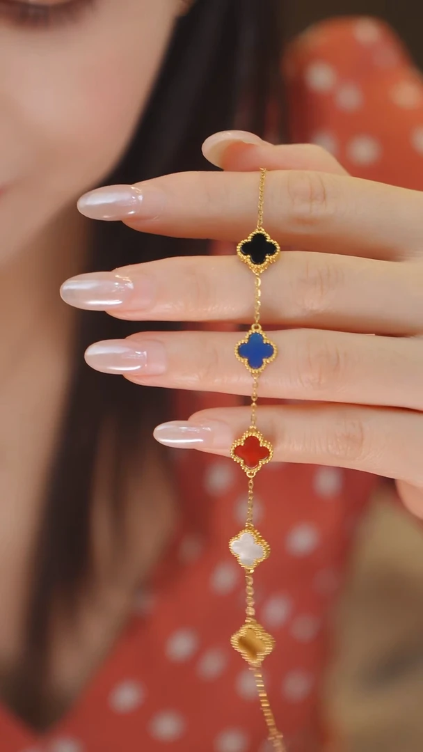 18K金镶嵌手链玛瑙/玉髓手链