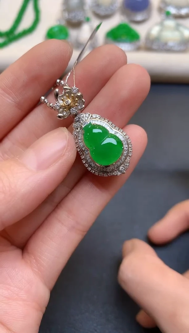 吊坠(不含链)18K金镶嵌翡翠A69 不含链